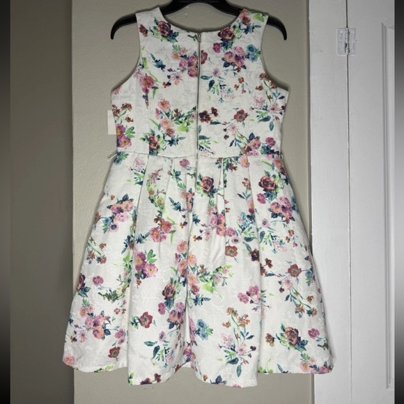 Kohl's Pink and Purple A-Line Sundress Sleeveless Scoop Neck size 16 kids
Mtp24 - Picture 6 of 7